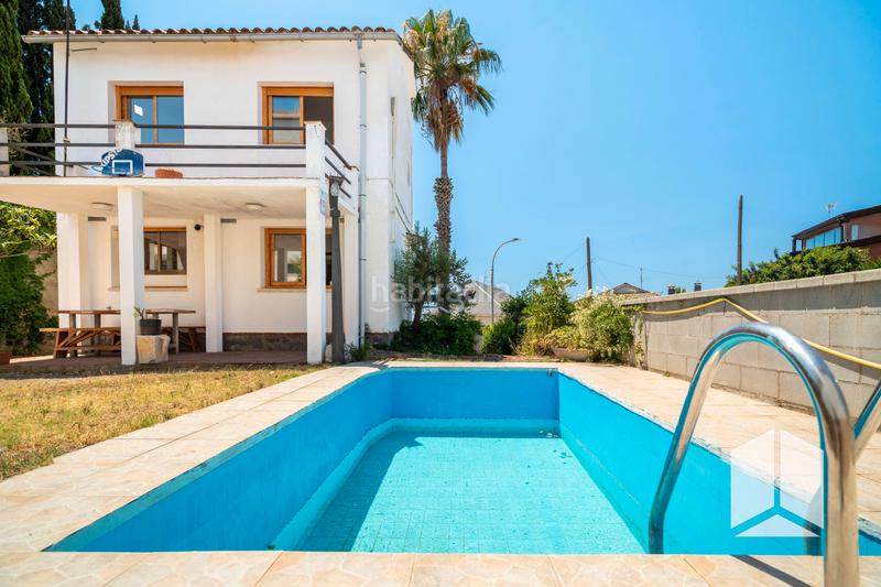 Foto 4eab3aa6-4147-47ed-a9c8-e1068580c60b. Casa amb aparcament piscina a Torrent Ballester Viladecans