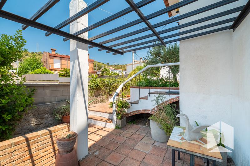 Foto 739de3c2-b307-4b04-b578-ee3528d85ca6. Casa amb aparcament piscina a Torrent Ballester Viladecans