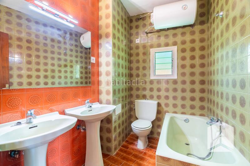 Foto ff8751a9-0772-44ce-846d-c49b31a1644b. Casa amb aparcament piscina a Torrent Ballester Viladecans