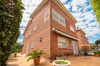 Haus  Passeig de la marina. Casa ideal en lluminetes