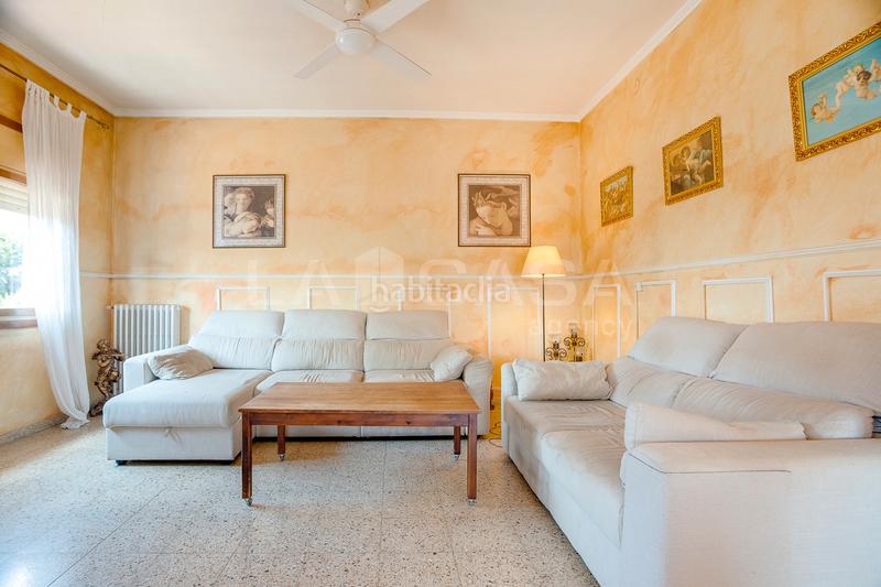 Foto 0ab35909-6b2c-49d2-93f4-662b184270ef. Casa con riscaldamento parcheggio in Canovelles