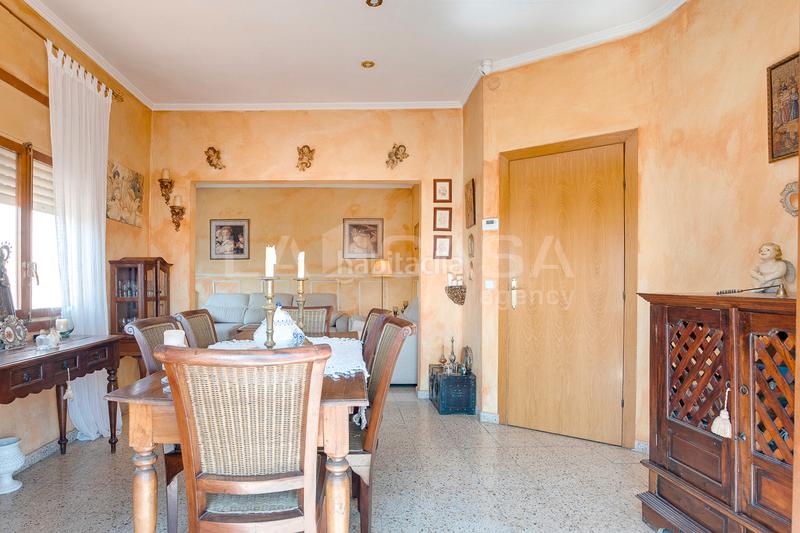 Foto 3b9e2d45-ed13-4ce7-84b9-52943d59b66d. Casa con riscaldamento parcheggio in Canovelles