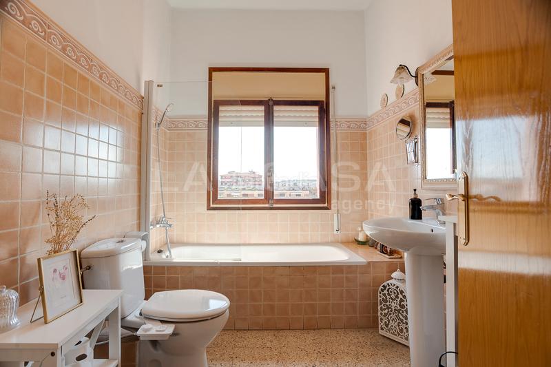 Foto 75eb7647-2840-43c0-ba56-8f1fbb3c31c0. Casa con riscaldamento parcheggio in Canovelles