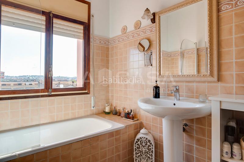 Foto 995368f0-af48-4958-9497-f469128db00d. Casa con riscaldamento parcheggio in Canovelles