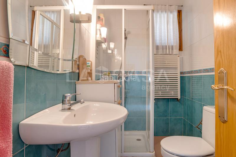 Foto c98f046b-fe12-443b-9c84-c1e985761f46. Casa con riscaldamento parcheggio in Canovelles