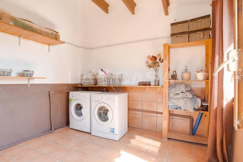 Foto f60688af-c380-4860-8818-d8f833308c61. Casa con riscaldamento parcheggio in Canovelles