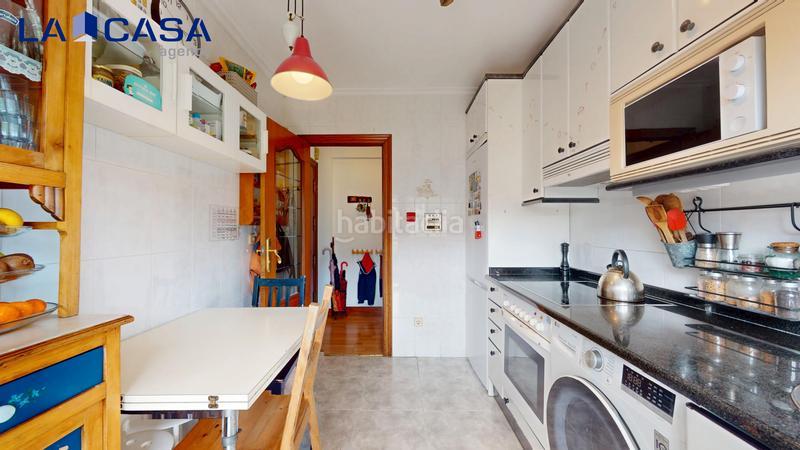 Foto d7d35fc4-e7e6-4167-bc1f-17f66035e4fe. Piso  en venta en calle luis de castresana en Valle de Trápaga - Trapagaran
