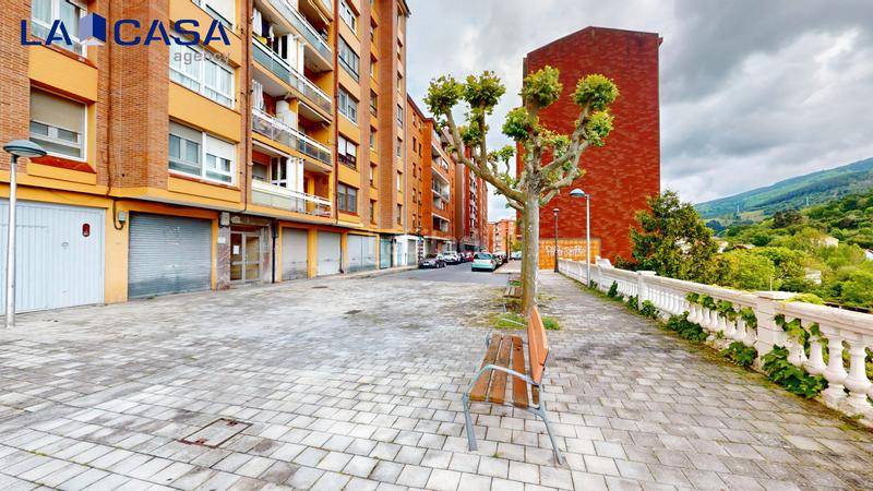 Foto dc053170-0d82-425b-afed-c03fee4ba3c8. Piso  en venta en calle luis de castresana en Valle de Trápaga - Trapagaran
