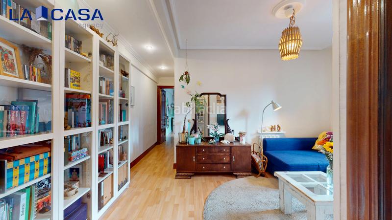Foto f498b3f4-aba7-4bbf-b824-5604ef8858a6. Piso  en venta en calle luis de castresana en Valle de Trápaga - Trapagaran