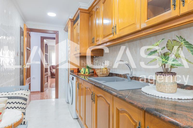 Foto 04d10319-e081-4c7d-aa14-1be71e76979a. Piso  en venta en calle meliana en Els Orriols Valencia