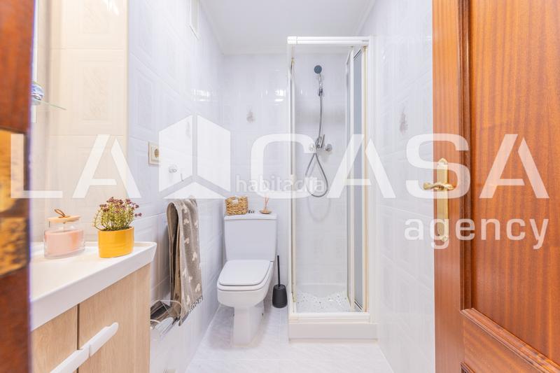 Foto 2289ae13-d3a0-48c6-9966-1c8fc3ccf2d7. Piso  en venta en calle meliana en Els Orriols Valencia