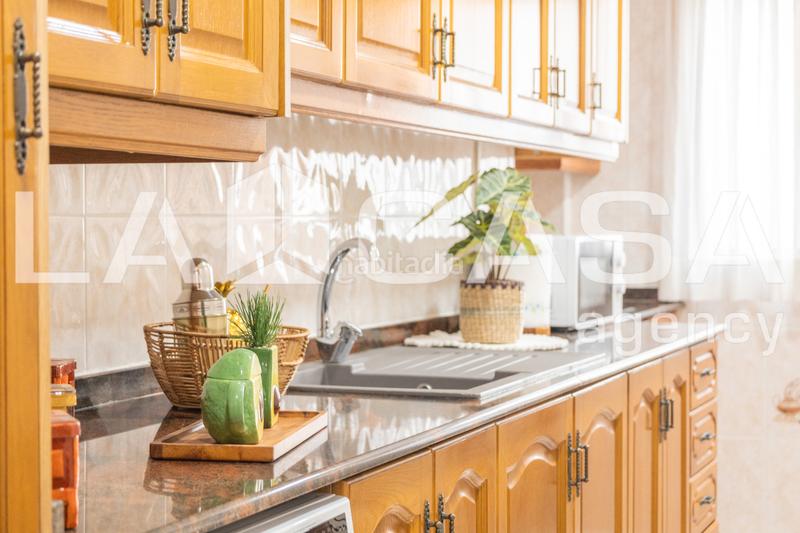 Foto 594dc609-6306-4db4-963f-c4a02f493dde. Piso  en venta en calle meliana en Els Orriols Valencia