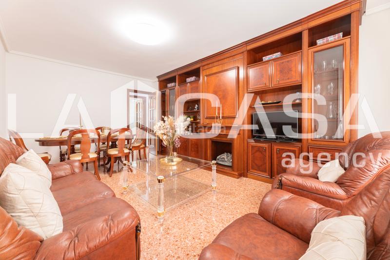 Foto 72bf63e9-6bfb-470e-bfdf-c64bb7986b07. Piso  en venta en calle meliana en Els Orriols Valencia