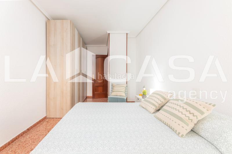 Foto 88f5e2a6-6cc0-459a-ab3f-674dc84f2f7f. Piso  en venta en calle meliana en Els Orriols Valencia