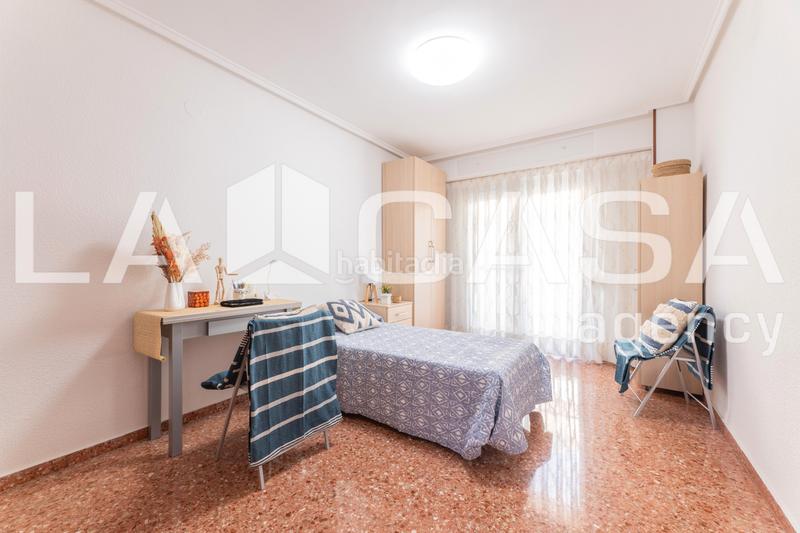 Foto 8aabe2fe-29ad-4ffa-bcff-6cc1a0a4e530. Piso  en venta en calle meliana en Els Orriols Valencia