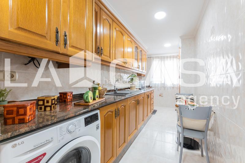 Foto 8c991d7c-7b6d-467b-85bd-846a3fb6a43f. Piso  en venta en calle meliana en Els Orriols Valencia