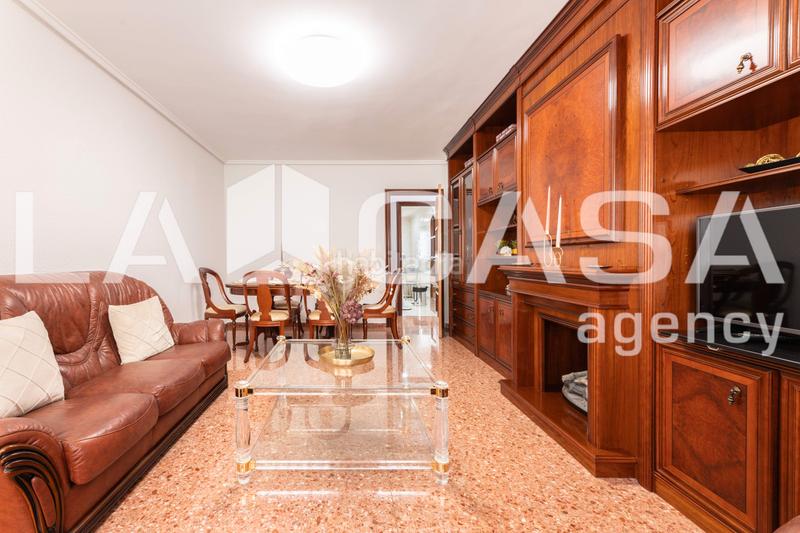 Foto a231af9a-e526-4ef3-855d-fcf881b43101. Piso  en venta en calle meliana en Els Orriols Valencia