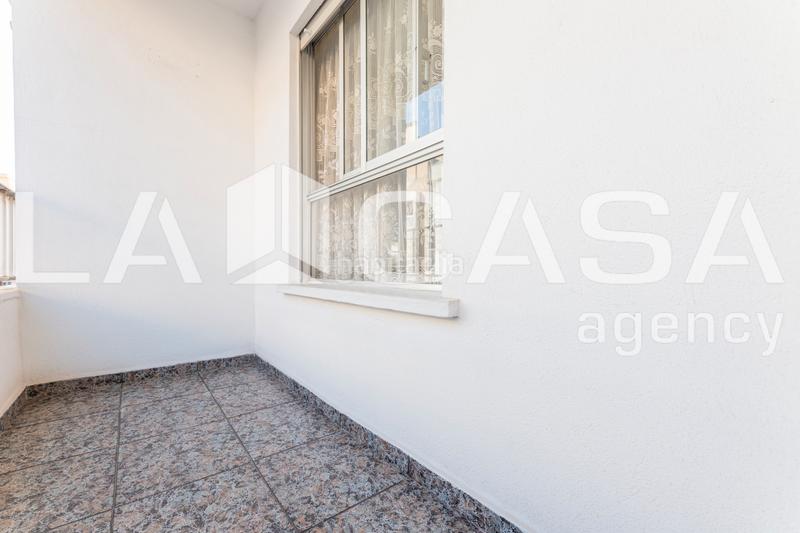 Foto b599f906-a9d9-417f-9498-10071fc834ee. Piso  en venta en calle meliana en Els Orriols Valencia