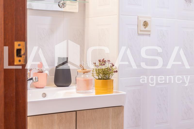 Foto c8770b7f-e1ff-44ce-8c4e-c98e19896d3a. Piso  en venta en calle meliana en Els Orriols Valencia