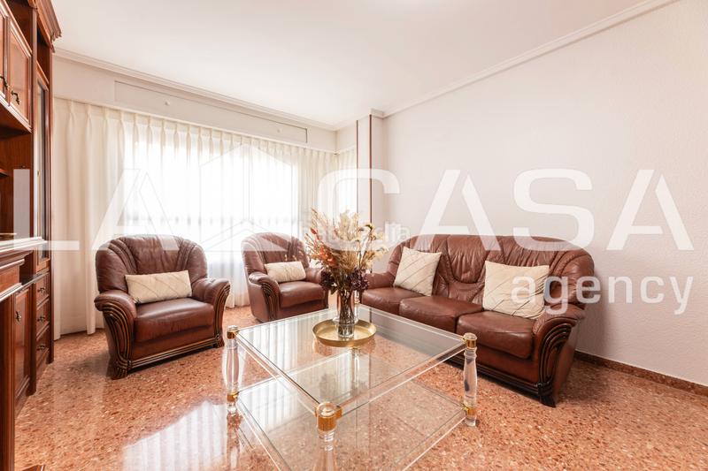 Foto cd4e146b-d567-403c-bd40-7fc64dfe5d1d. Piso  en venta en calle meliana en Els Orriols Valencia