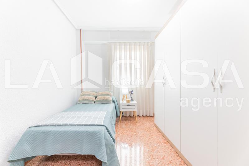 Foto d09c78f6-f375-4dcb-875d-9c90c10600ca. Piso  en venta en calle meliana en Els Orriols Valencia