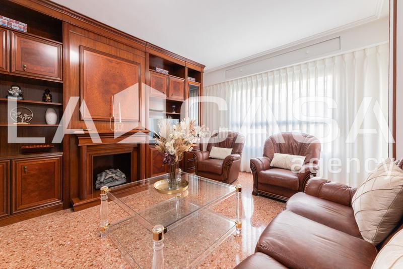 Foto e1cbae8a-8592-40ca-a64a-7b387563eb15. Piso  en venta en calle meliana en Els Orriols Valencia