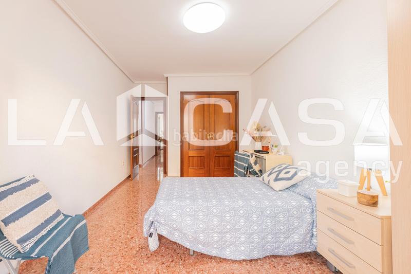 Foto ffb7c2b1-d23a-4245-ae2f-7ba8bb1254b2. Piso  en venta en calle meliana en Els Orriols Valencia