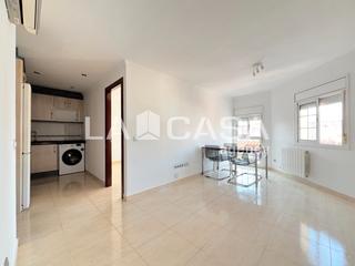 Pis  Carrer de l'olivera de sistrells. Excelente piso exterior de 66m2