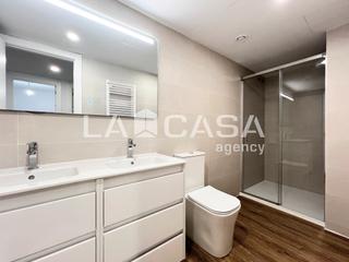 Zweistöckige Wohnung  Carrer tarragona. Planta baja con terraza