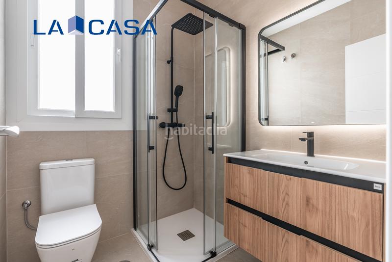 Foto 0ad56dbc-706e-46f0-b701-460b941c720a. Piso en Acacias Madrid