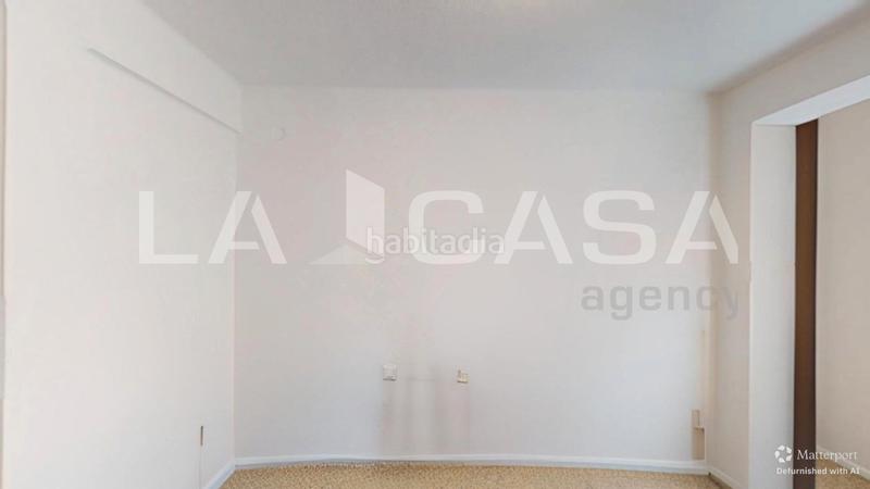 Foto ae56b297-a63b-48bb-b4eb-958b888fcf41. Piso exclusiva la casa agency piso luminoso en Benimàmet, a 5 min del centro en Valencia