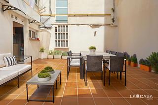 Piano terra  Avenida can serra de. Planta baja con terraza privada de 40 m en el corazón de can ser