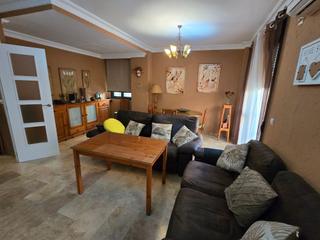 Maison jumelée  Pasaje galerio. Excelente chalet pareado de 3 plantas junto a avenida europa