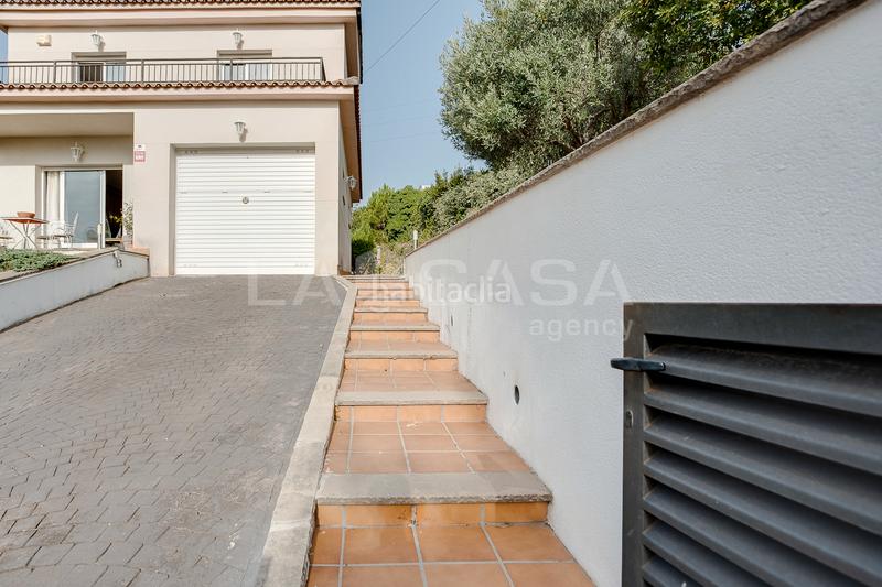 Foto 099424f3-94b2-4c8f-9efe-91fa0f16f863. Chalet excelente casa en can regassol en Bigues i Riells