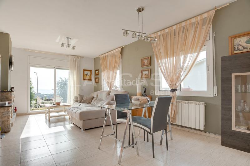 Foto 47abe42c-f596-4a7d-8a32-e48ad05c52b8. Chalet excelente casa en can regassol en Bigues i Riells