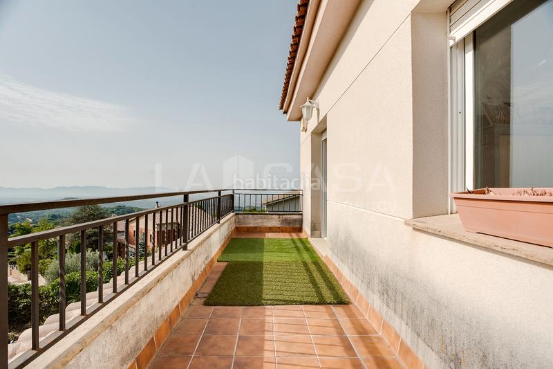 Foto 6f8eaa4f-cfcc-4713-87b3-e52f14274320. Chalet excelente casa en can regassol en Bigues i Riells