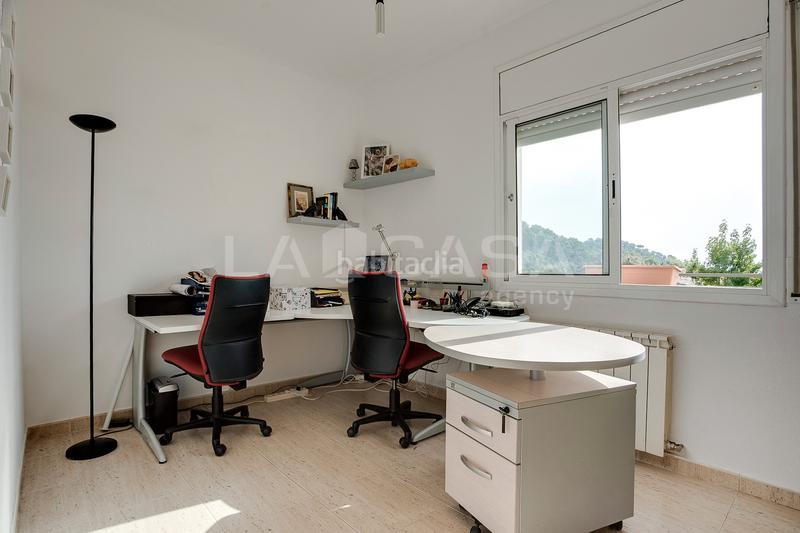 Foto d65ef9a7-c672-4769-803c-494cc5d8c32f. Chalet excelente casa en can regassol en Bigues i Riells