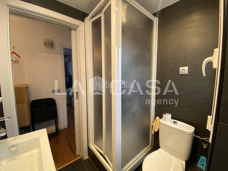 Foto 4385d9fb-f297-4244-bad1-d1058e0f858c. Attico con riscaldamento in Santa Rosa Santa Coloma de Gramenet