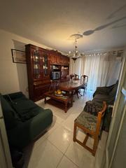 Appartement  Calle pintor genaro lahuerta. Piso para entrar  a vivir en muy buena zona