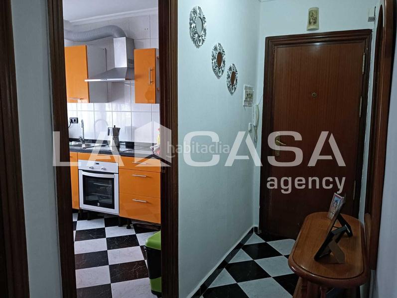 Foto d8bccebe-08ce-4c41-8892-32eab30788f8. Piso excelente piso ideal para familias o parejas en Algeciras