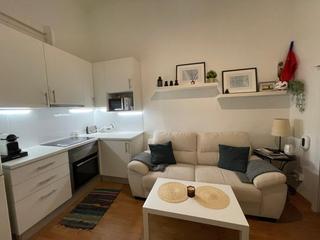 Planta baja  Rambla badal. Piso en venta en sants