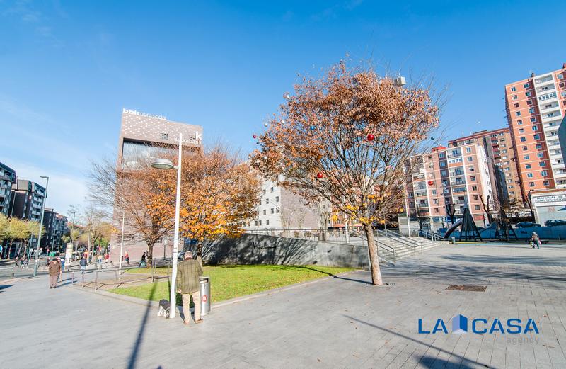 Foto 14819544-8a17-4fcc-81d5-1435c2c4b812. Locale commerciale in Ibarrekolanda Bilbao