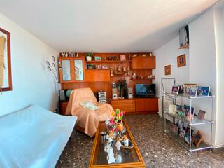 Pis  Carrer rafael de casanova. Piso a escasos metros de la playa  3 habitaciones, balcón y 2 pl