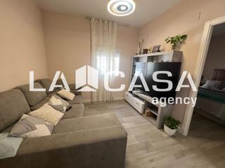 Pis  Calle higuera. Piso reformado en venta en la barriada de san pablo