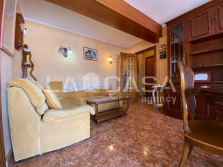 Etagenwohnung  Avinguda de santa coloma. Excelente piso de 82m2 en muy buena zona