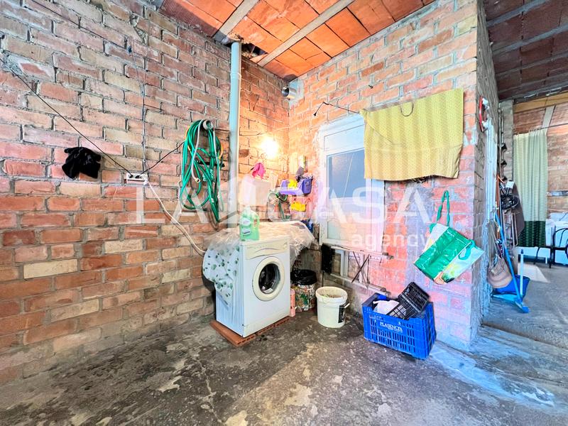 Foto 3fcdd70f-6e8c-4c96-8ee0-b5a402ab225f. Local comercial a La Salut Badalona