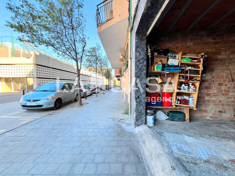 Foto 4083e1c9-9cc2-464b-abc2-4579b2f1258b. Local comercial a La Salut Badalona