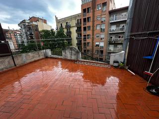 Appartement  Calle sants. Piso a pocos metros de la parada de metro badal  l5