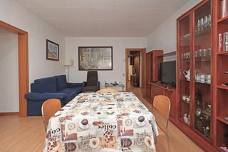 Appartement  Calle vallerona. Excelente piso en esplugues de llobregat