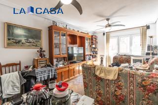 Pis  Calle de manuel arranz. Excelente piso exterior de 120m2  50m2 de patio